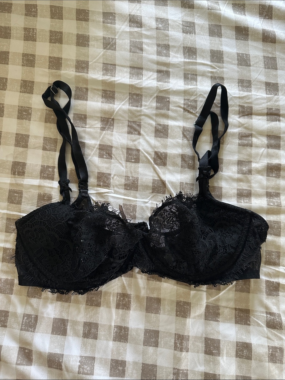 Victoria's Secret Black Lace Underwire Bra - Delicate Scallop Trim
